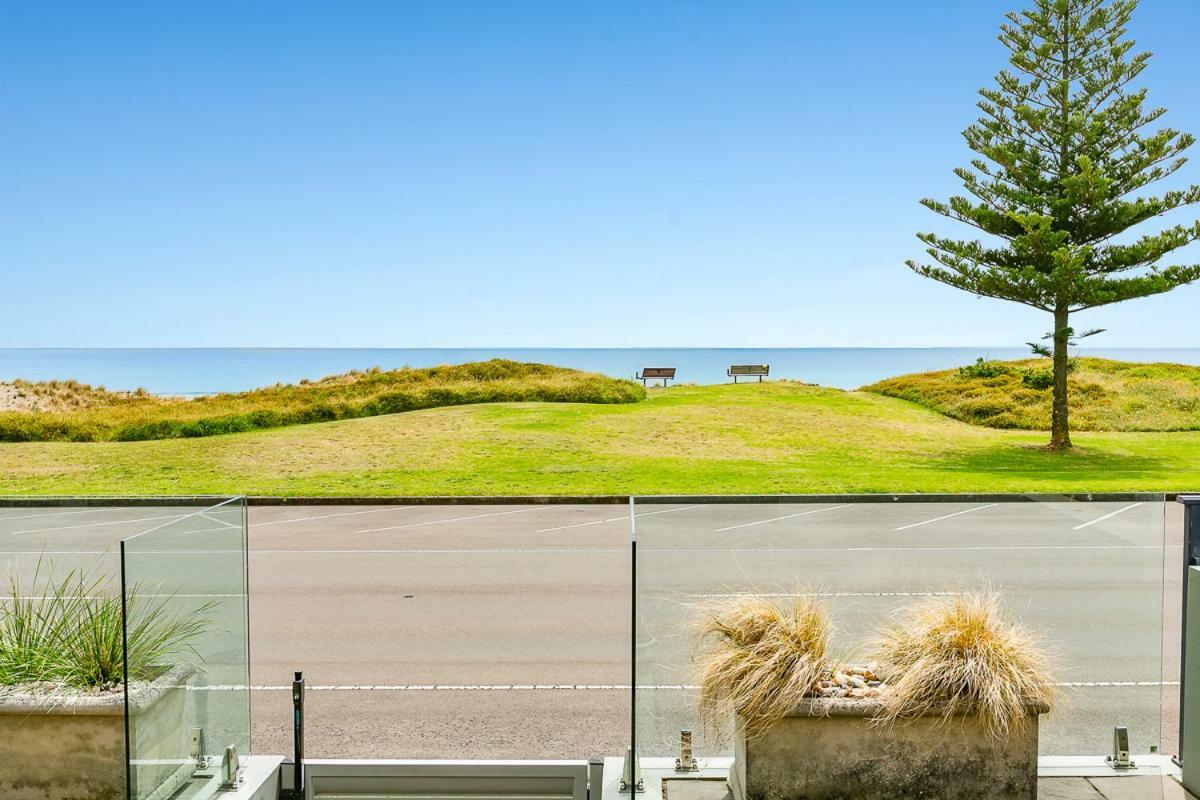 Beachfront Location Apartment Маунт Маунгануи Екстериор снимка
