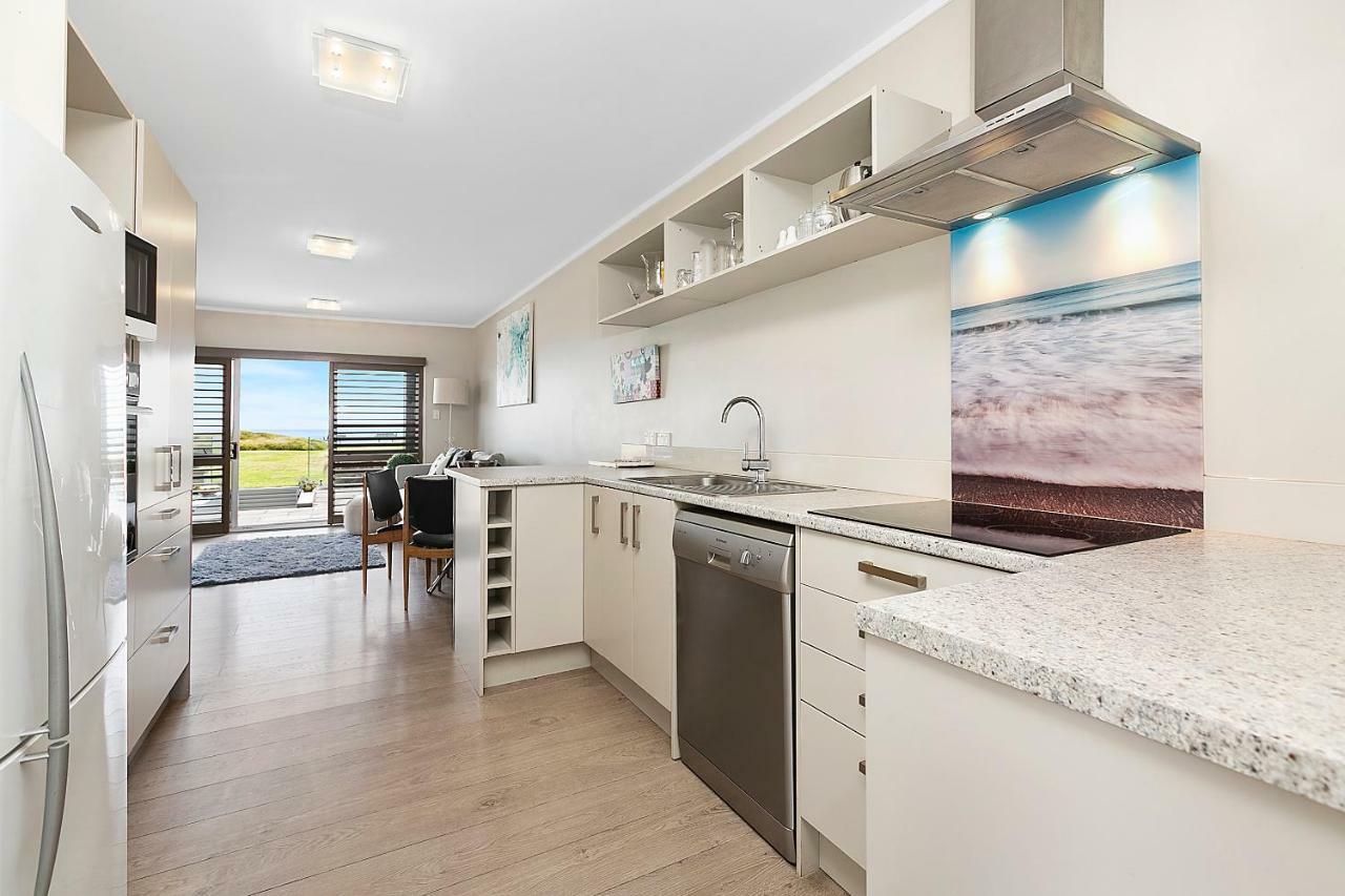 Beachfront Location Apartment Маунт Маунгануи Екстериор снимка